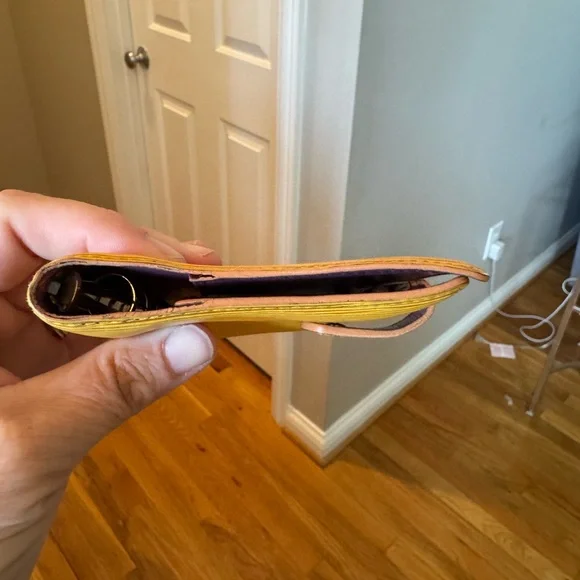 Louis Vuitton - PM Agenda - Yellow Epi - EUC AUTHENTIC - Picture 5 of 7